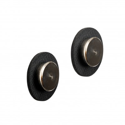 Μαγνητική καρφίτσα με μα΄ύρο σουβέρ (Σετ των 2)