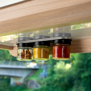 Γυάλινο βαζάκι μπαχαρικών με μαύρο καπάκι 125ml (Σετ των 3) SILWY Mαγνητικά σκεύη